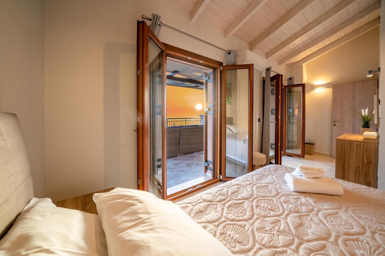 Villa Cleopatra Fiskardo sunset view!! Esterno foto